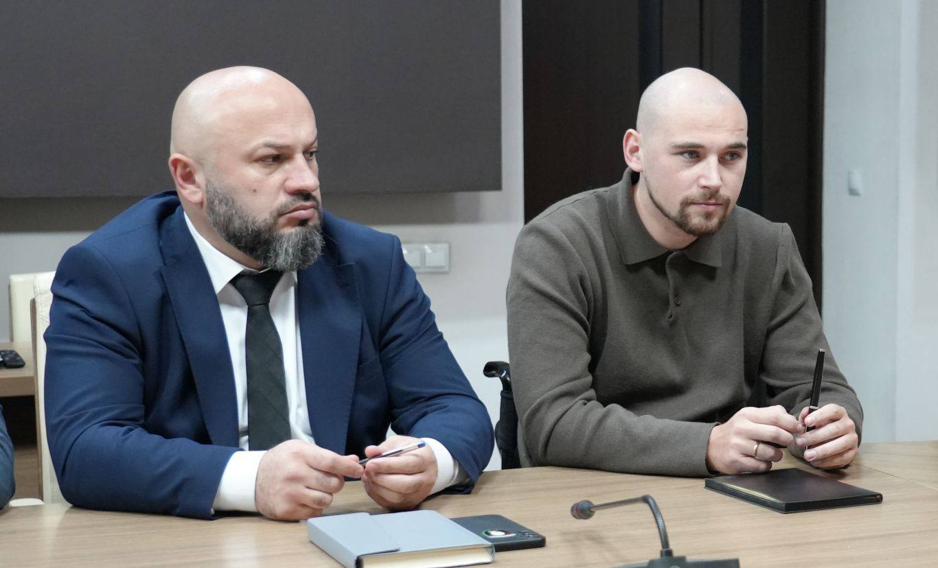 Глава РСО – Алания Сергей Меняйло встретился с финалистами региональной образовательной программы для участников специальной военной операции «Доблесть Осетии». Глава РСО – Алания Сергей Меняйло встретился с финалистами региональной образовательной программы для участников специальной военной операции «Доблесть Осетии».