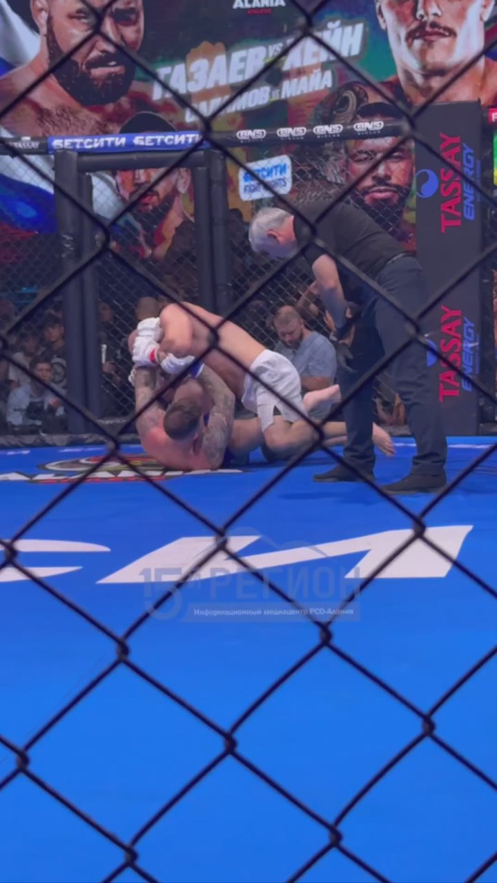 Главный бой вечера завершился нокаутом Михаила Газзаева над американцем Джейком Хэйном