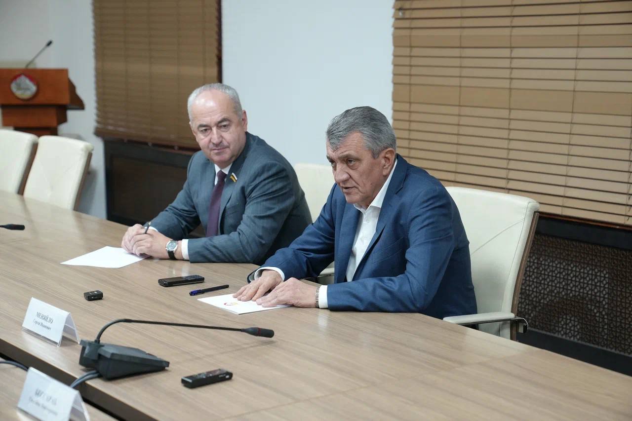 Сергей Меняйло: Встретился с делегацией Комитета Государственной Думы Российской Федерации по труду, социальной политике и делам ветеранов во главе с Ярославом Ниловым Сергей Меняйло: Встретился с делегацией Комитета Государственной Думы Российской Федерации по труду, социальной политике и делам ветеранов во главе с Ярославом Ниловым