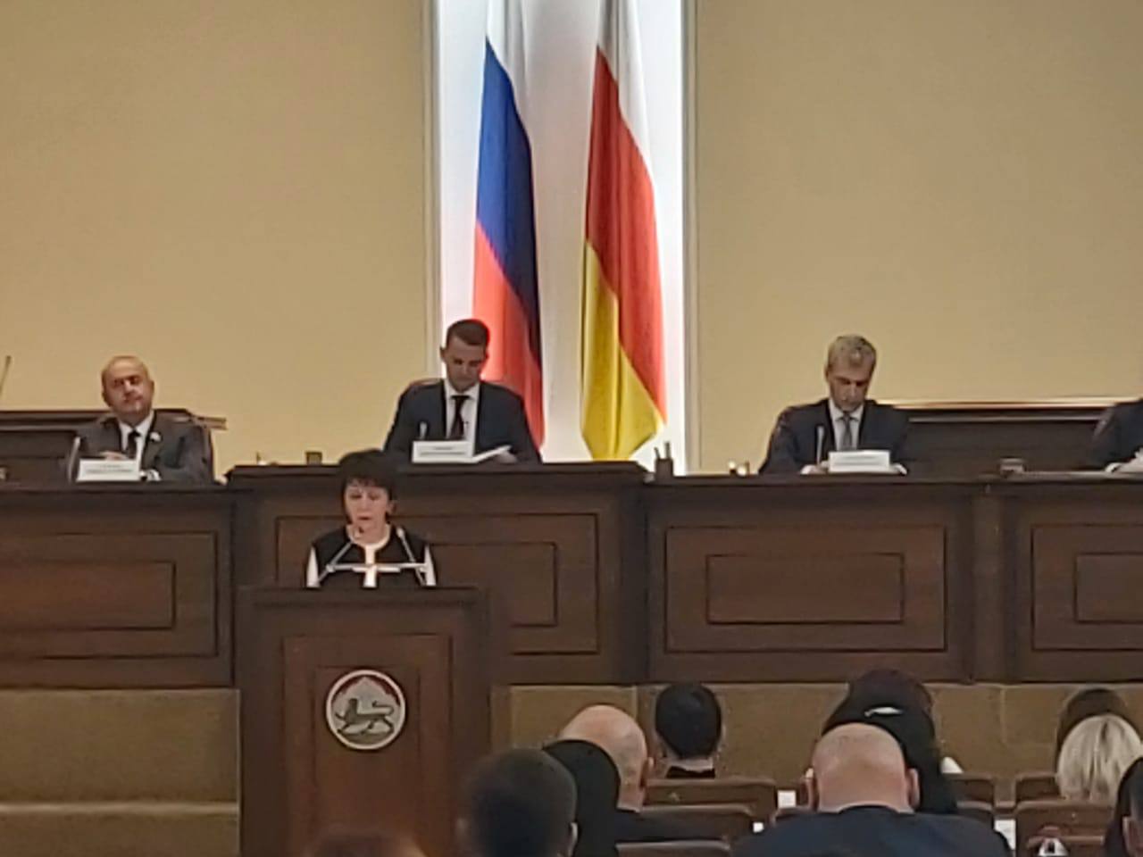 В Парламенте РСО-А проходит заседание "круглого стола" Комитета Государственной Думы по труду, социальной политике и делам ветеранов и Парламента РСО-А В Парламенте РСО-А проходит заседание "круглого стола" Комитета Государственной Думы по труду, социальной политике и делам ветеранов и Парламента РСО-А