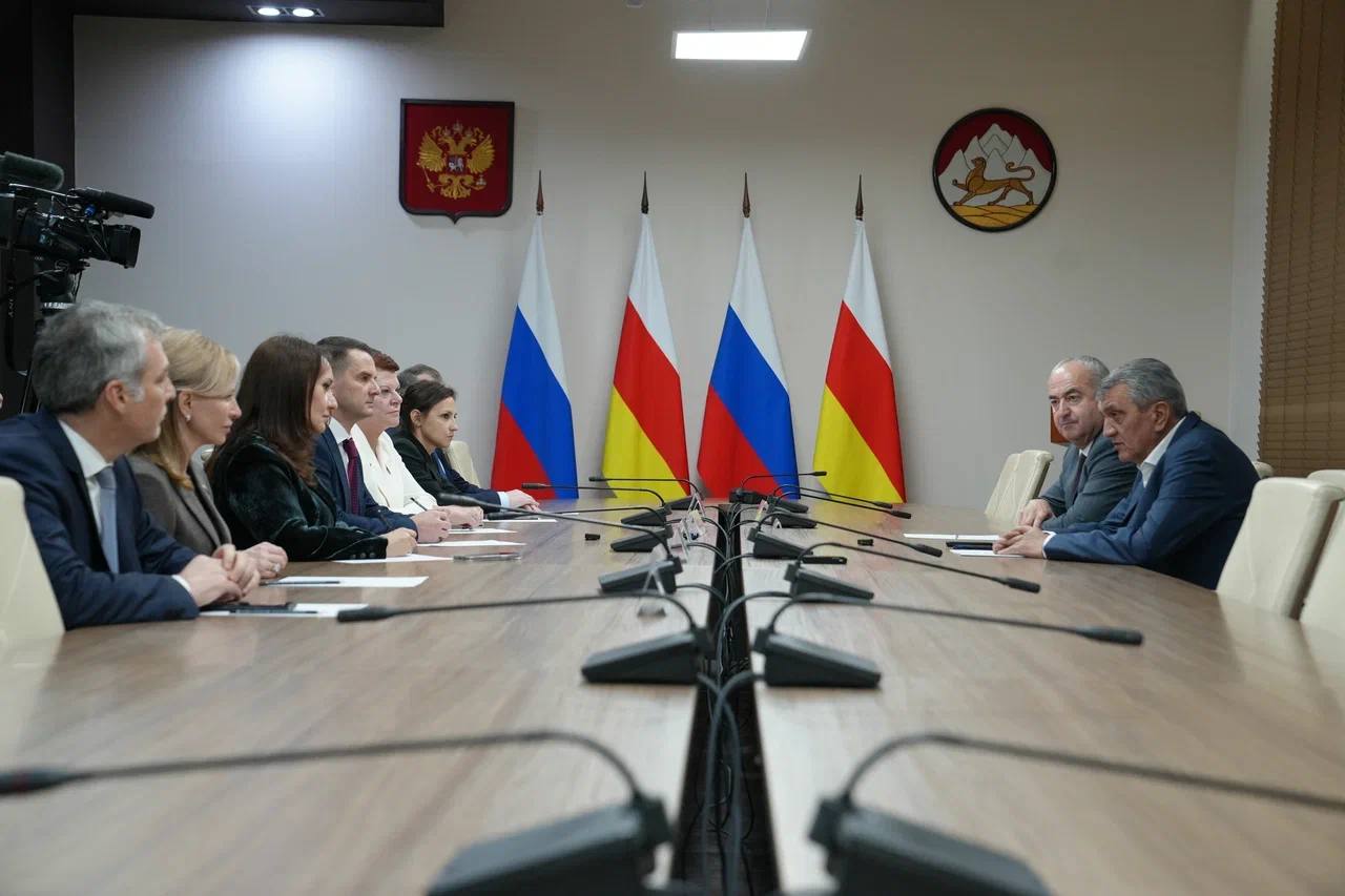 Сергей Меняйло: Встретился с делегацией Комитета Государственной Думы Российской Федерации по труду, социальной политике и делам ветеранов во главе с Ярославом Ниловым