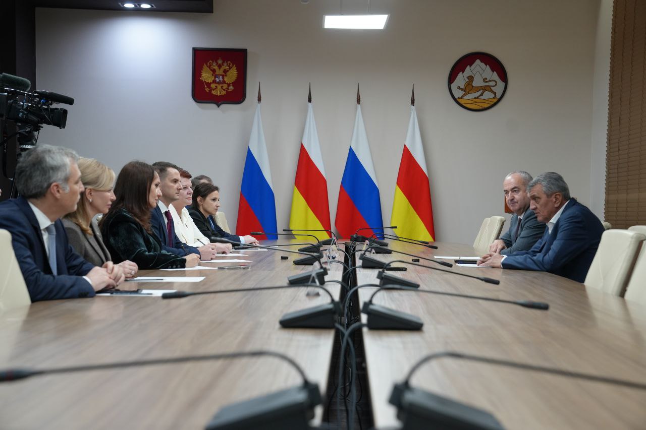 Социальный контракт и республиканские субсидии - об эффективных региональных практиках по трудоустройству участников СВО говорили сегодня в Северной Осетии Социальный контракт и республиканские субсидии - об эффективных региональных практиках по трудоустройству участников СВО говорили сегодня в Северной Осетии