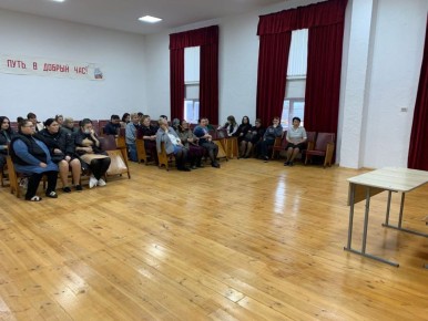 Сотрудники Госавтоинспекции Ирафского района организовали встречу с родителями учащихся школы с. Советское.