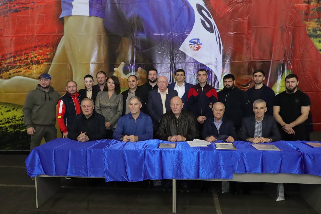 Министр физической культуры и спорта РСО-Алания Сослан Фраев принял участие в церемонии открытия первенства РСО-Алания по самбо, посвящённого Всероссийскому дню самбо Министр физической культуры и спорта РСО-Алания Сослан Фраев принял участие в церемонии открытия первенства РСО-Алания по самбо, посвящённого Всероссийскому дню самбо