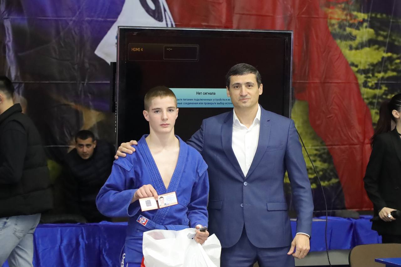 Министр физической культуры и спорта РСО-Алания Сослан Фраев принял участие в церемонии открытия первенства РСО-Алания по самбо, посвящённого Всероссийскому дню самбо Министр физической культуры и спорта РСО-Алания Сослан Фраев принял участие в церемонии открытия первенства РСО-Алания по самбо, посвящённого Всероссийскому дню самбо