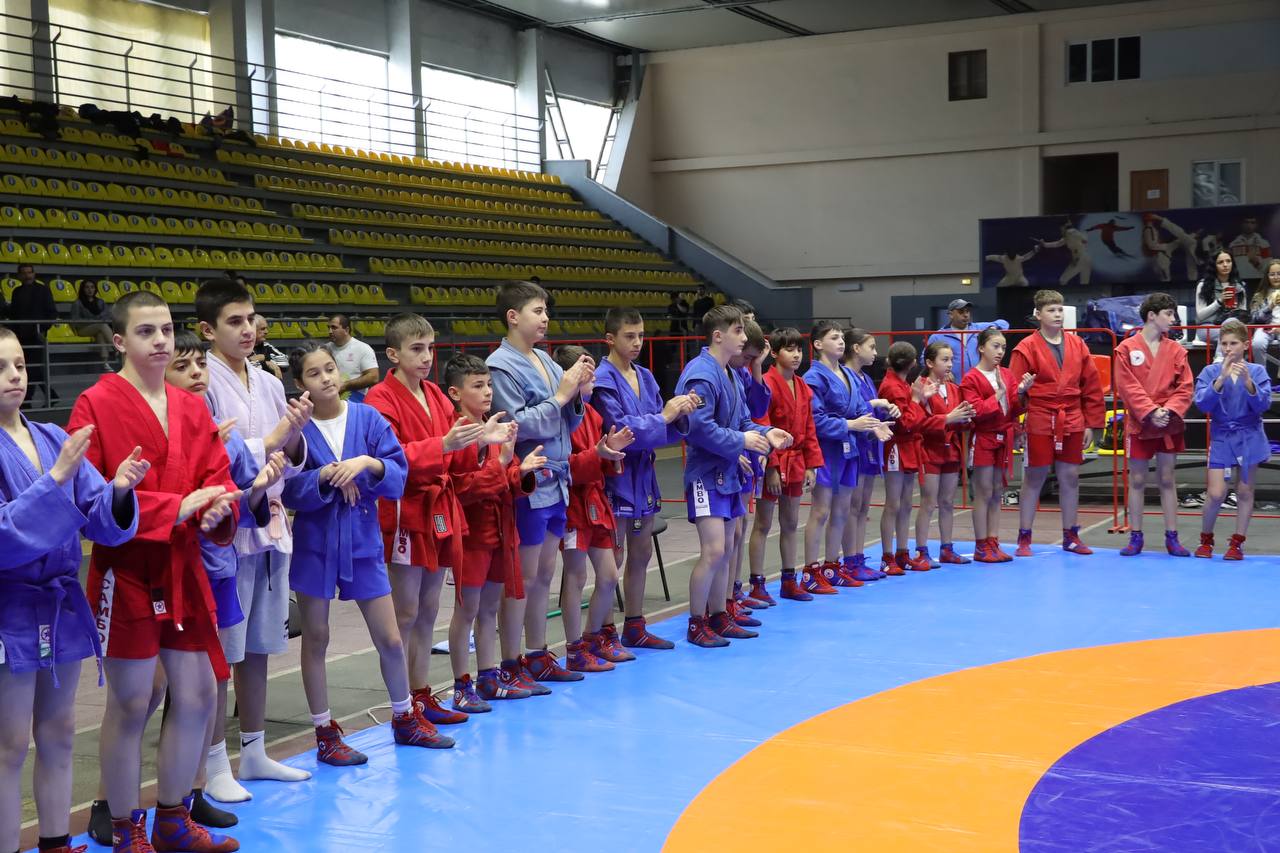 Министр физической культуры и спорта РСО-Алания Сослан Фраев принял участие в церемонии открытия первенства РСО-Алания по самбо, посвящённого Всероссийскому дню самбо Министр физической культуры и спорта РСО-Алания Сослан Фраев принял участие в церемонии открытия первенства РСО-Алания по самбо, посвящённого Всероссийскому дню самбо