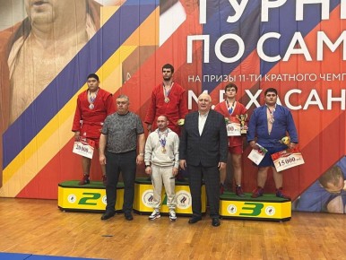 Открытые краевые соревнования по самбо среди юношей 2009-2010 годов рождения прошли в Георгиевске