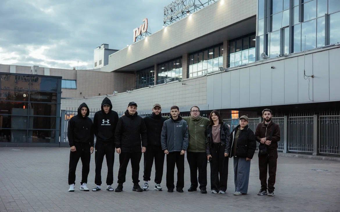 Сергей Меняйло: Активисты североосетинского отделения Молодёжки Народного фронта вернулись из очередной гуманитарной миссии: в этот раз ребята работали в Луганской Народной Республике и Запорожской области