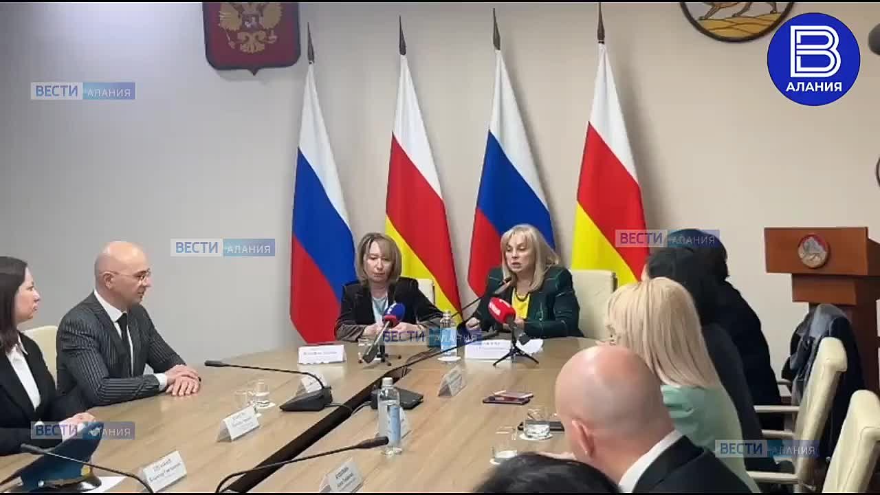 Глава ЦИК РФ Элла Памфилова проводит встречу с председателями ТИК республики