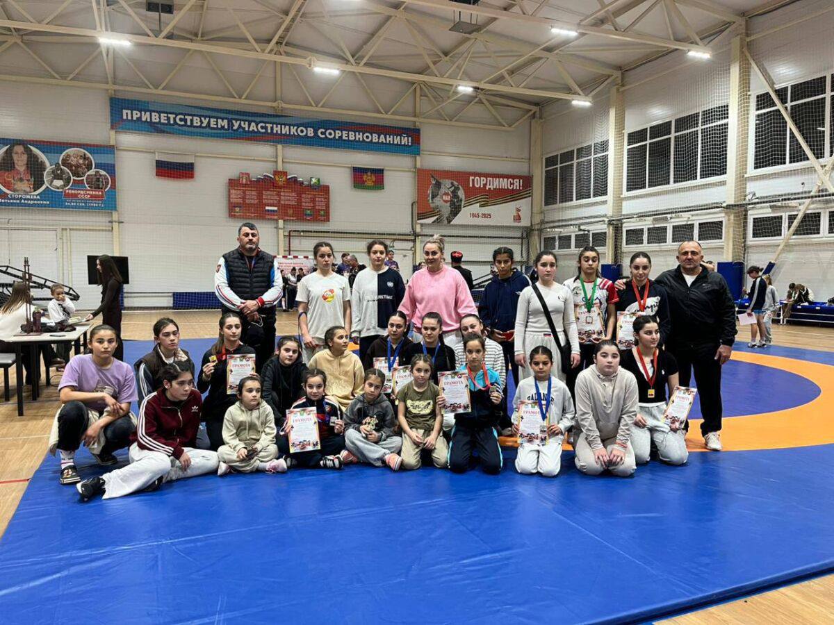 В Краснодарском крае прошел открытый турнир по женской борьбе, организованный в рамках госпрограммы «Спорт России»