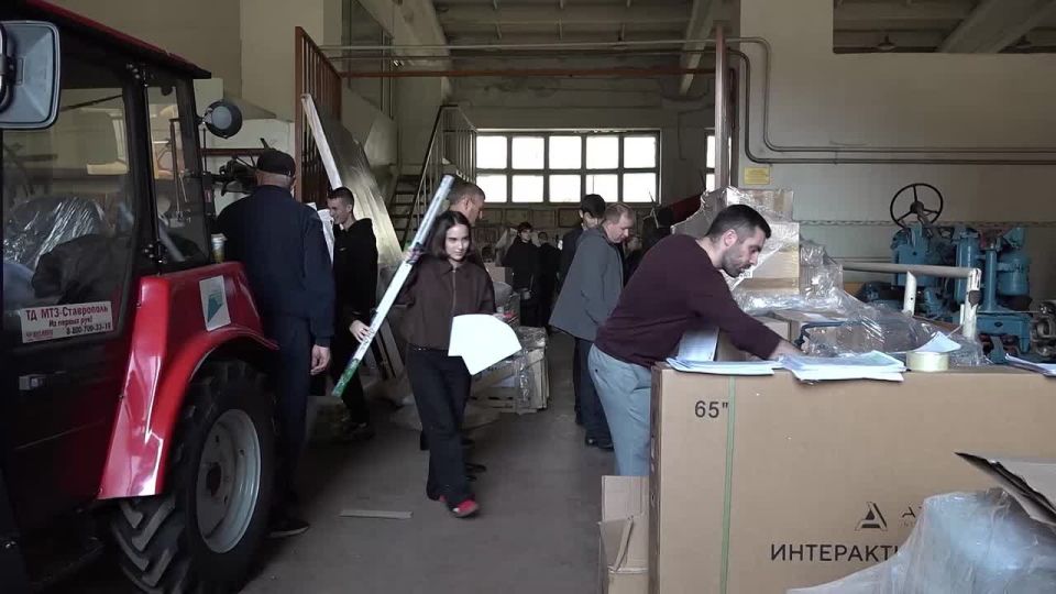 Семь агротехнических классов Северной Осетии получили новое оборудование