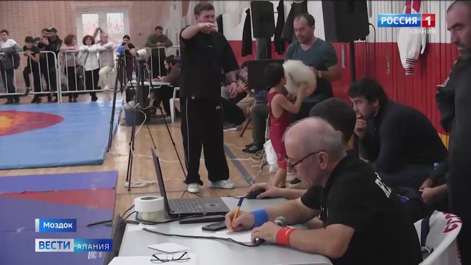 Открытый республиканский турнир по вольной борьбе «Моздокский ковер» прошел в Северной Осетии