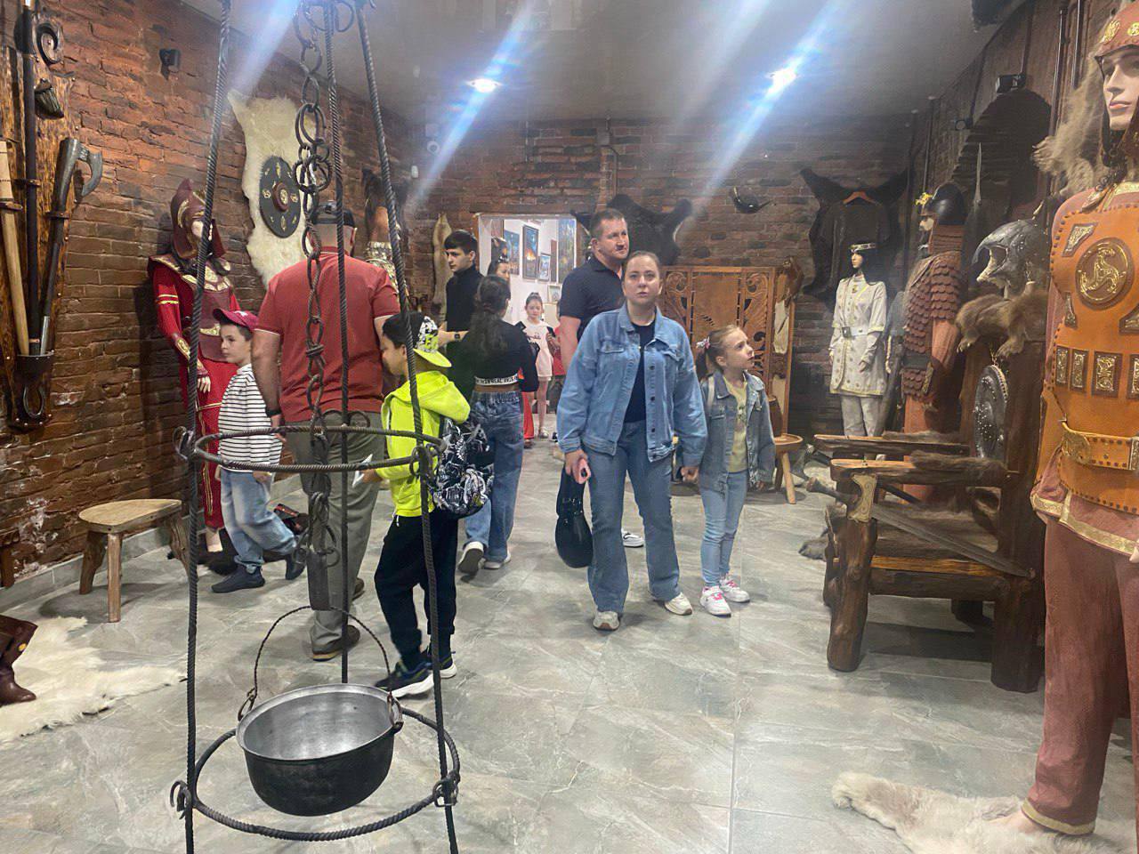 Сергей Меняйло: Театры, музеи, кинотеатры, различные мастер-классы и другие интересные мероприятия могут бесплатно посещать дети участников специальной военной операции Сергей Меняйло: Театры, музеи, кинотеатры, различные мастер-классы и другие интересные мероприятия могут бесплатно посещать дети участников специальной военной операции