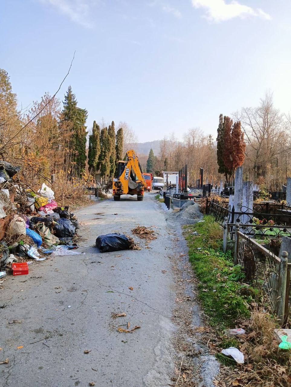 Стихийную свалку ликвидировали на Ново-Осетинском кладбище