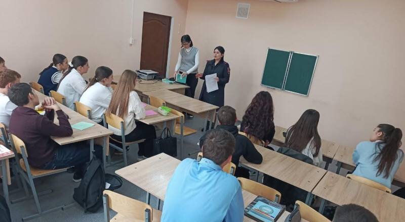 Полицейские Моздокского района Северной Осетии в беседе с несовершеннолетними в рамках акции «Чистое поколение» особое внимание уделили нормам закона и ответственности за участие в незаконном распространении наркотиков Полицейские Моздокского района Северной Осетии в беседе с несовершеннолетними в рамках акции «Чистое поколение» особое внимание уделили нормам закона и ответственности за участие в незаконном распространении наркотиков