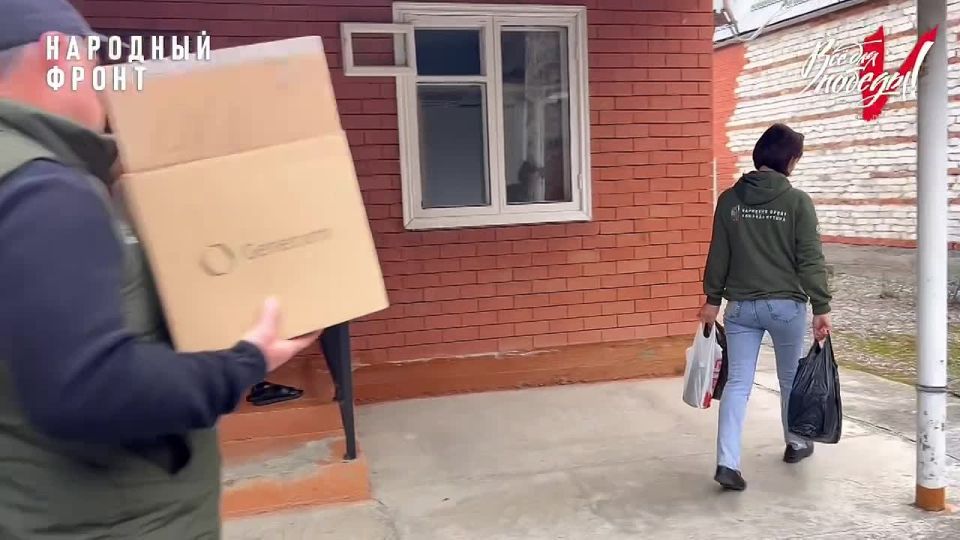 С надеждой и верой: кофе, чай и сладости от бабушки Розы