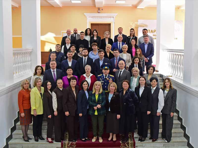 ИЗ СВЕЖЕГО НОМЕРА. 30 лет на страже выборов Северная Осетия принимает делегацию Центральной избирательной комиссии РФ во главе с председателем Эллой ПАМФИЛОВОЙ