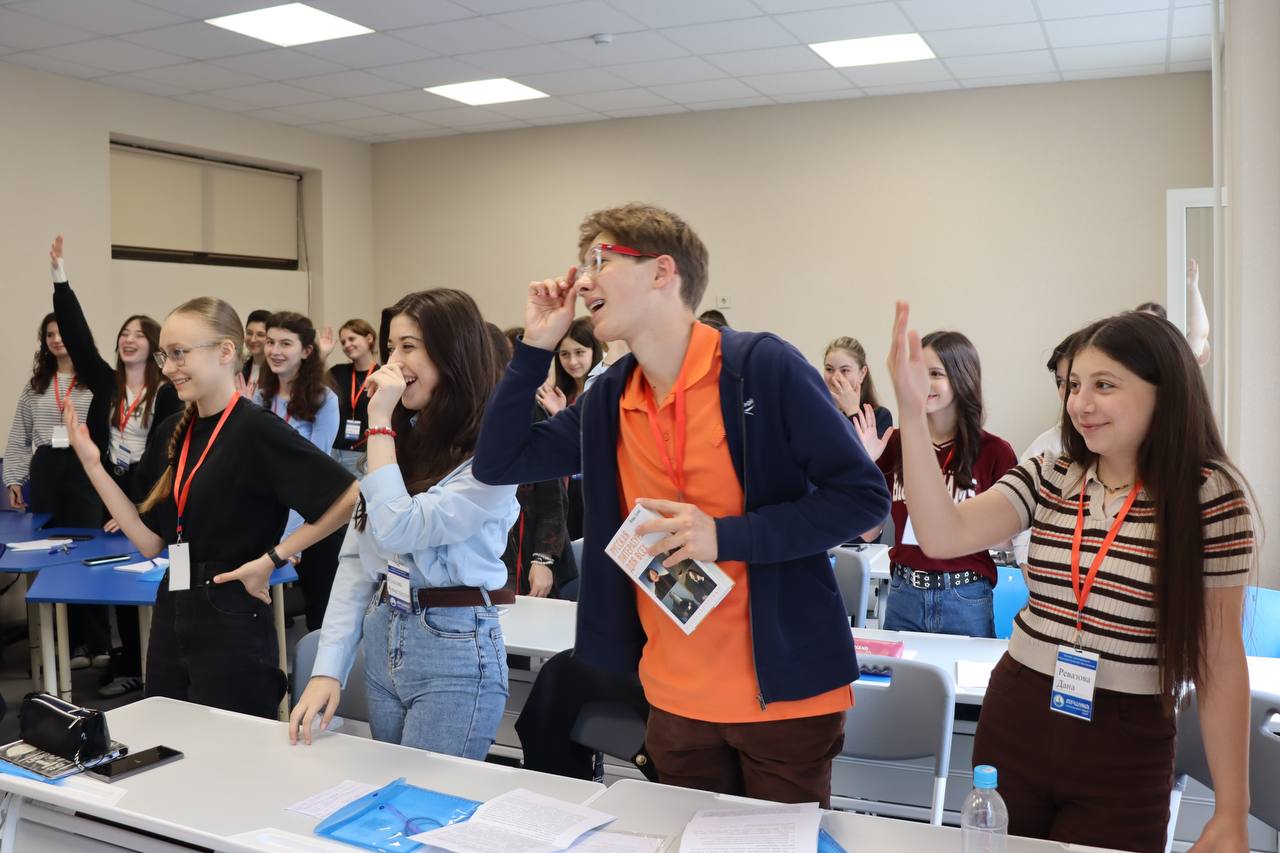 Сергей Меняйло: В мероприятиях на базе Центра выявления, поддержки и развития способностей и талантов детей и молодёжи «Вершина» приняли участие более 15 тысяч ребят Сергей Меняйло: В мероприятиях на базе Центра выявления, поддержки и развития способностей и талантов детей и молодёжи «Вершина» приняли участие более 15 тысяч ребят