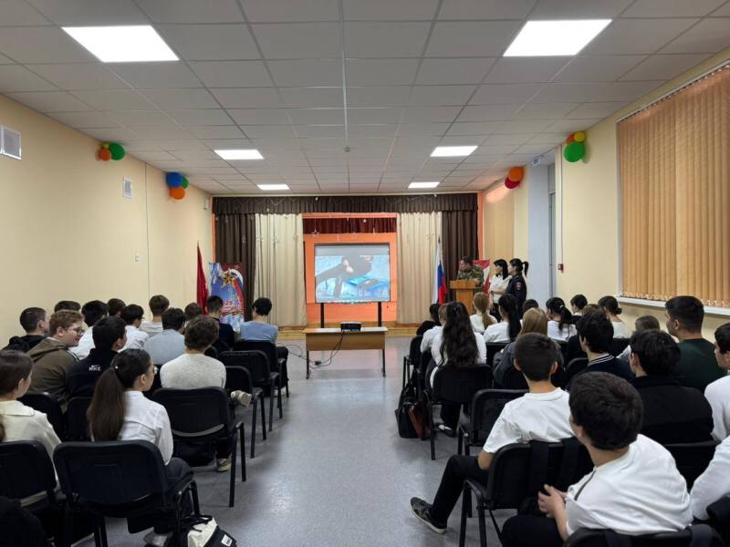 В Северной Осетии сотрудники ПДН Отдела МВД России по Моздокскому району во взаимодействии с профильным отделом администрации муниципального района и военнослужащими проводят встречи со школьниками по патриотическому... В Северной Осетии сотрудники ПДН Отдела МВД России по Моздокскому району во взаимодействии с профильным отделом администрации муниципального района и военнослужащими проводят встречи со школьниками по патриотическому...