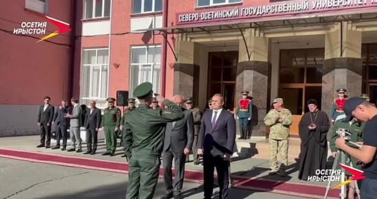 В эти минуты в Военном учебном центре СОГУ имени Коста Хетагурова проходит первый выпуск офицеров запаса по специальности «Применение мотострелковых подразделений, частей и соединений Сухопутных войск»