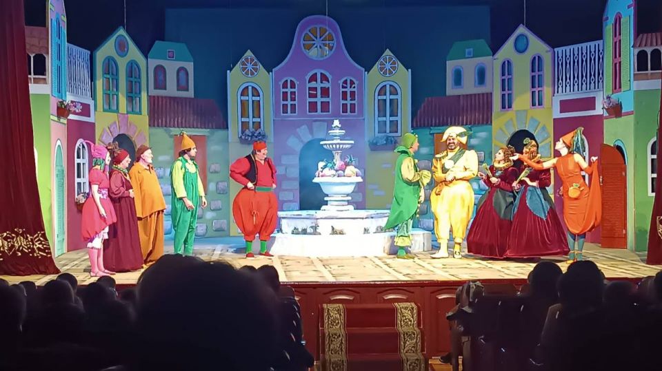 Уважаемые зрители!