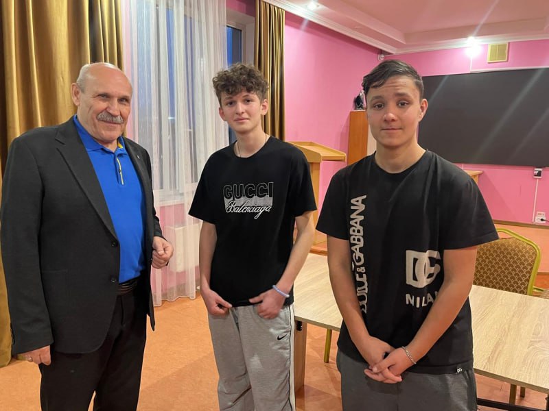 В рамках Всероссийского дня правовой помощи детям инспекторы ПДН отдела полиции №1 Владикавказа совместно с председателем Общественного совета организовали лекционную встречу для воспитанников центра «Доброе сердце» по...