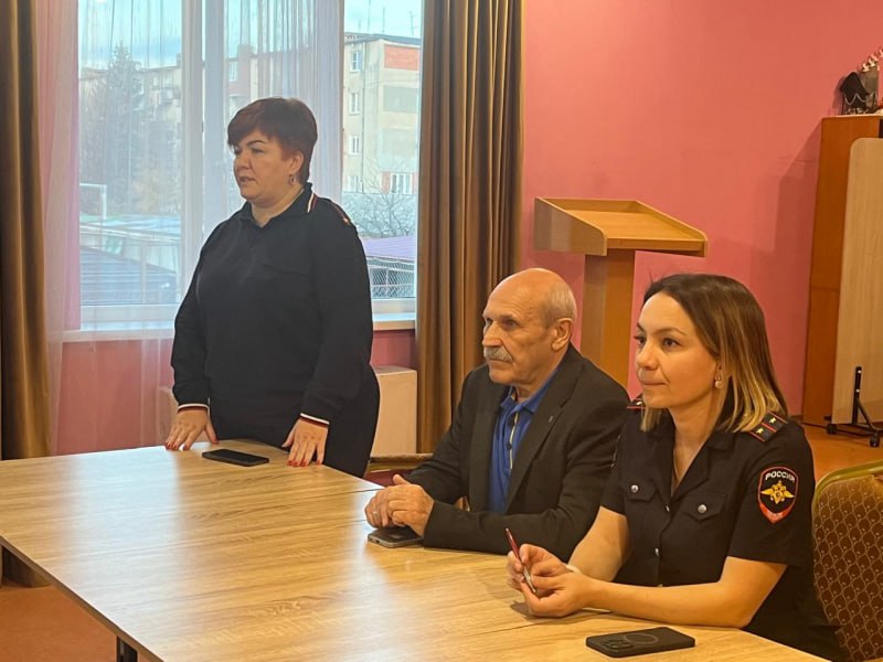 В рамках Всероссийского дня правовой помощи детям инспекторы ПДН отдела полиции №1 Владикавказа совместно с председателем Общественного совета организовали лекционную встречу для воспитанников центра «Доброе сердце» по... В рамках Всероссийского дня правовой помощи детям инспекторы ПДН отдела полиции №1 Владикавказа совместно с председателем Общественного совета организовали лекционную встречу для воспитанников центра «Доброе сердце» по...