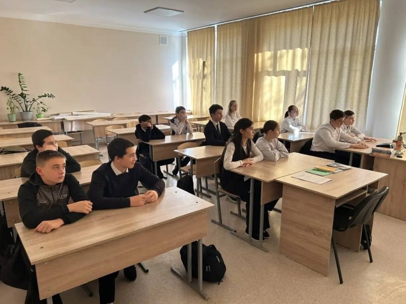 Сотрудники полиции и представители других профилактических структур провели совместное мероприятие с учащимися одной из школ города Алагир Северной Осетии Сотрудники полиции и представители других профилактических структур провели совместное мероприятие с учащимися одной из школ города Алагир Северной Осетии