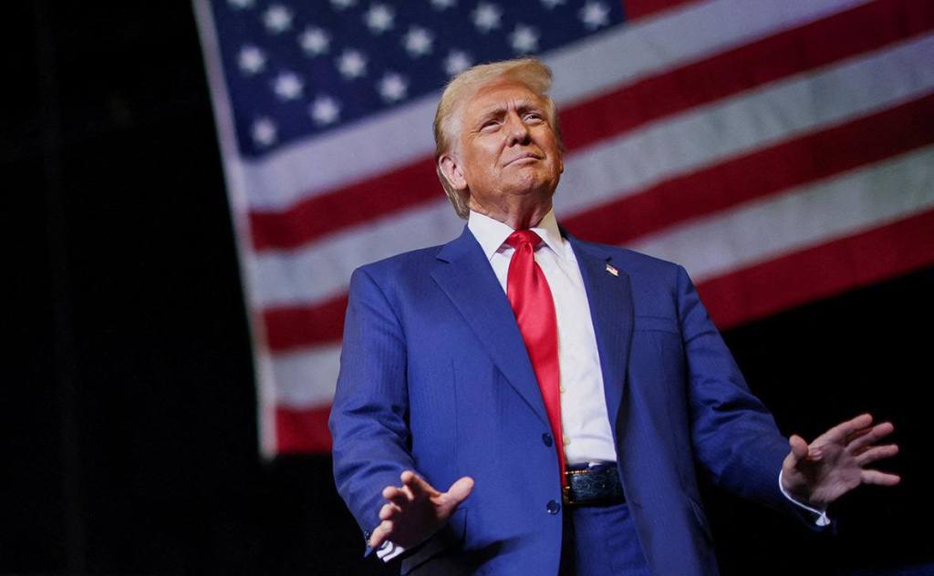 Главные заявления Трампа:. До визита Зеленского в США Вашингтон и Киев должны сначала заключить сделку; Само прекращение РФ наступления стало бы уступкой Украине; Украина должна отдать часть территорий, иначе она их скоро...