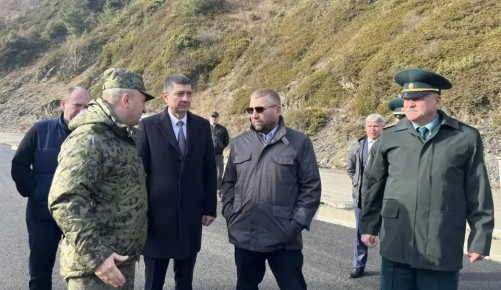 Руководитель Федеральной таможенной службы Валерий Пикалёв проверил работу МАПП "Нижний Зарамаг"