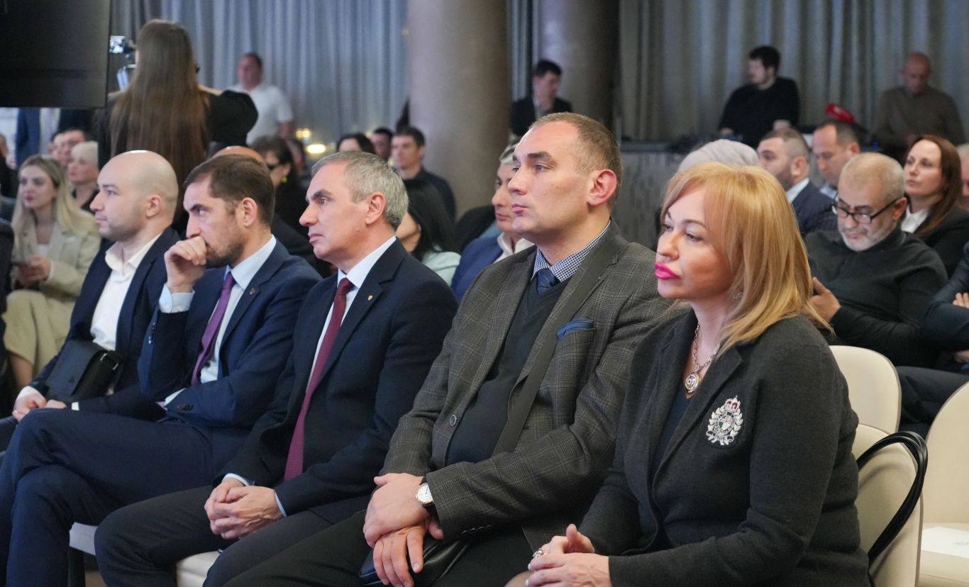 Председатель Правительства РСО – Алания Борис Джанаев принял участие в международной закупочной сессии «На высоте!» Председатель Правительства РСО – Алания Борис Джанаев принял участие в международной закупочной сессии «На высоте!»