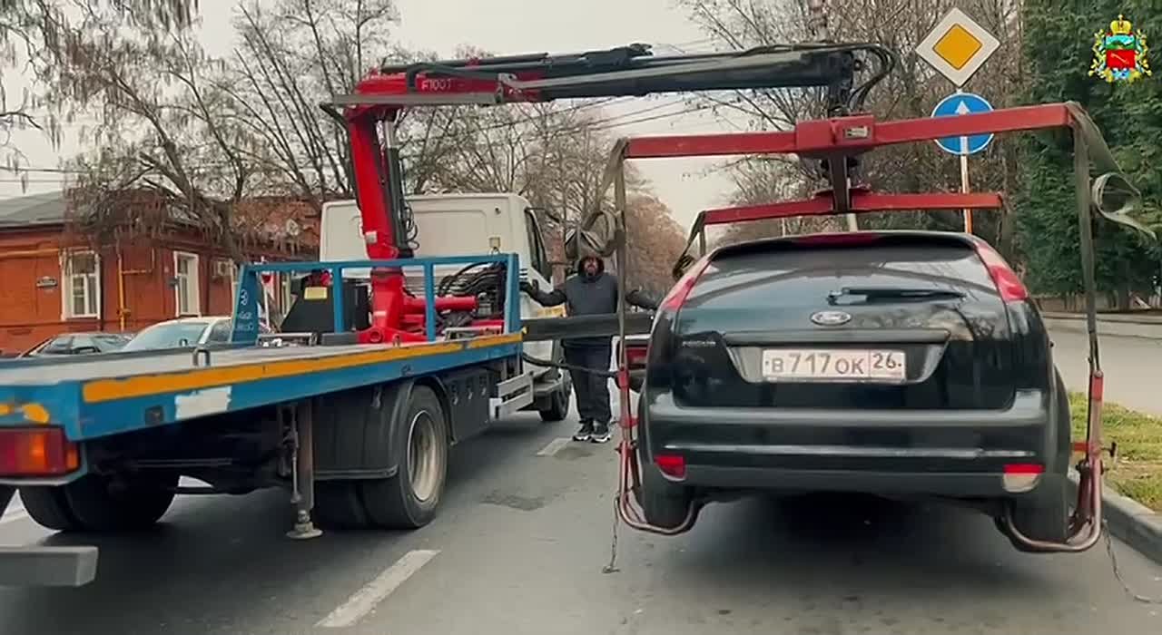 15 автомобилей эвакуировали сегодня в историческом центре Владикавказа за неправильную парковку