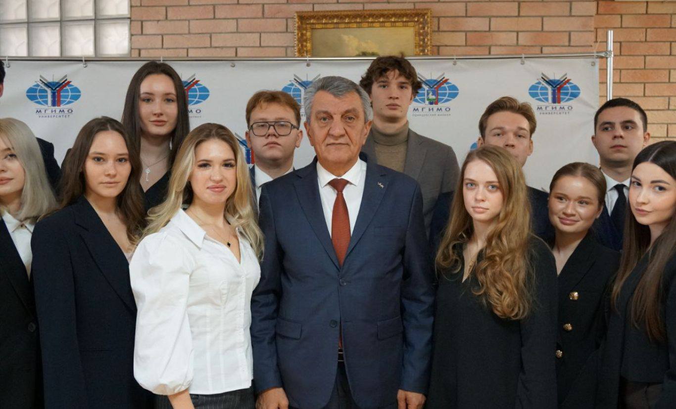 В рамках рабочей поездки в Москву Глава РСО – Алания Сергей Меняйло выступил на VIII Международной конференции «Пути трансформации государственного и корпоративного управления на современном этапе». В рамках рабочей поездки в Москву Глава РСО – Алания Сергей Меняйло выступил на VIII Международной конференции «Пути трансформации государственного и корпоративного управления на современном этапе».