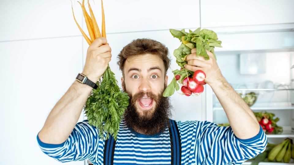 Не просто в пакете: с этой хитростью морковь в холодильнике дольше останется свежей