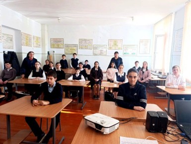 В школах Пригородного района Северной Осетии полицейские и общественники провели беседы, направленные на профилактику экстремизма, терроризма и наркомании