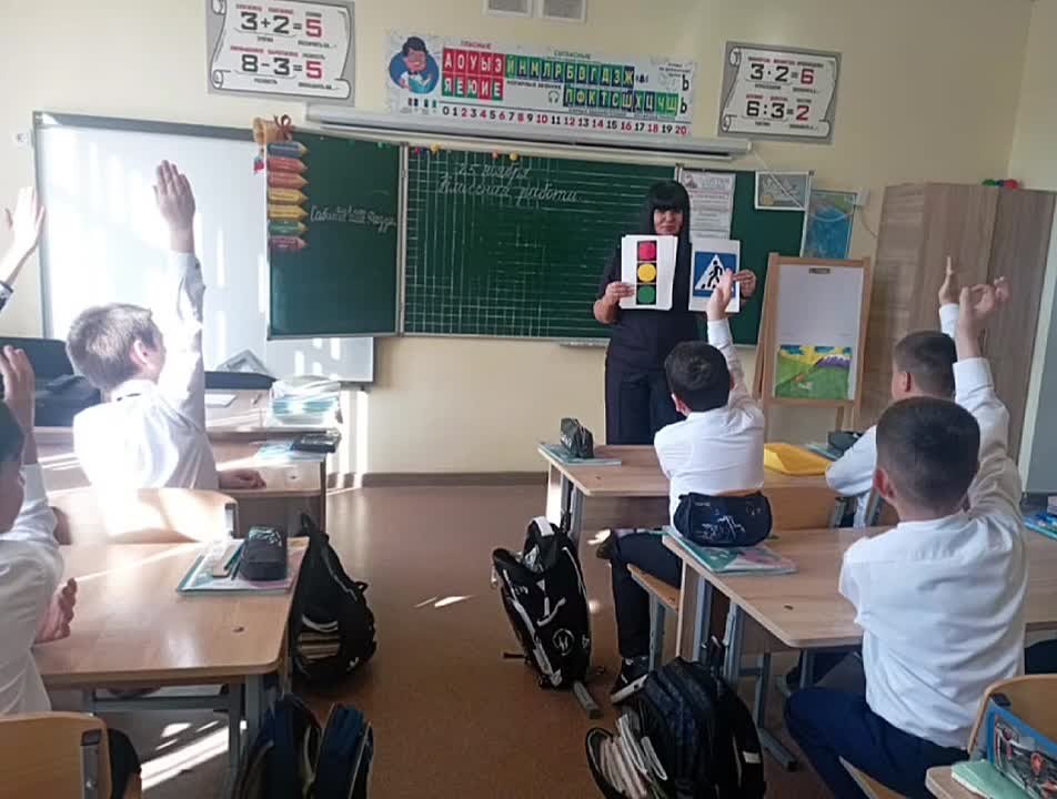 Сотрудники Госавтоинспекции Кировского района провели профилактические беседы с несовершеннолетними участниками дорожного движения