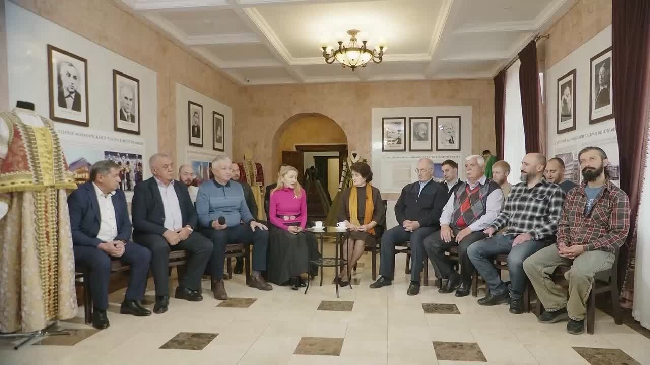 Музыкалон аивадыл нувыд чи у, уыцы ирыстойнгт кддридтр нхълм фксынц Мариинаг театыры филиалы нлгоймгты хоры концерттм , уымн м зонынц, диссаджы нкъарнт та цын кй балвар кндзысты уый