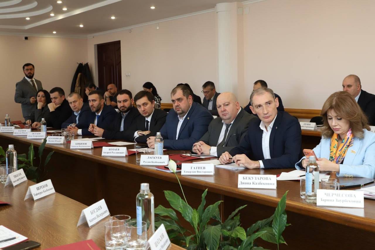 Под председательством Сергея Таболова состоялась 19-я сессия Собрания представителей Владикавказа VIII созыва Под председательством Сергея Таболова состоялась 19-я сессия Собрания представителей Владикавказа VIII созыва