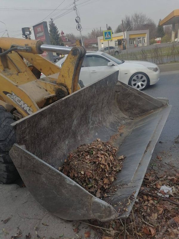 Муниципальные службы убрали территорию Гизельского кладбища