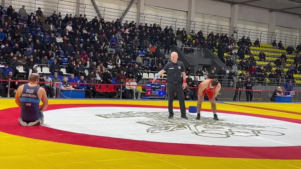 Алан Багаев (92кг) выходит в 1/4 финала