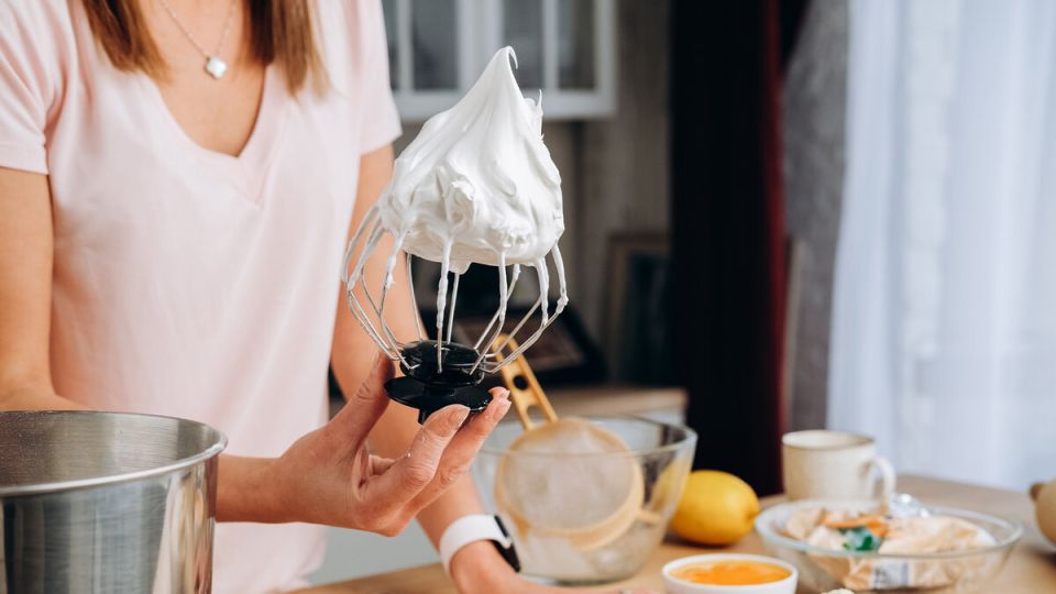 Искусство взбивания сливок: как не ошибиться в стадии приготовления