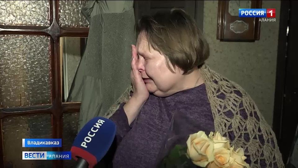 Мам участников СВО поздравили активисты партии "Единая Россия" в преддверии праздника День матери