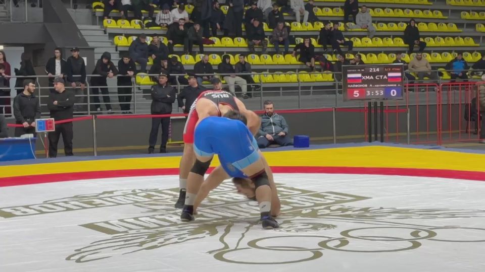 Артур Найфонов (86кг) вышел в финал