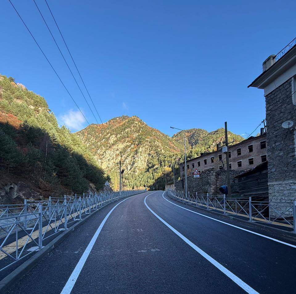 5,2 млрд рублей было направлено на развитие дорожной инфраструктуры Северной Осетии в 2025 году 5,2 млрд рублей было направлено на развитие дорожной инфраструктуры Северной Осетии в 2025 году