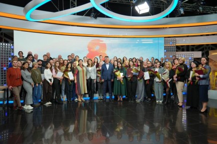 Глава РСО - Алания Сергей Меняйло поздравил коллектив телеканала «Осетия-Ирыстон» с 8-летием
