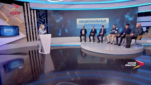 Кто отвечает за перекрытый проезд во двор?