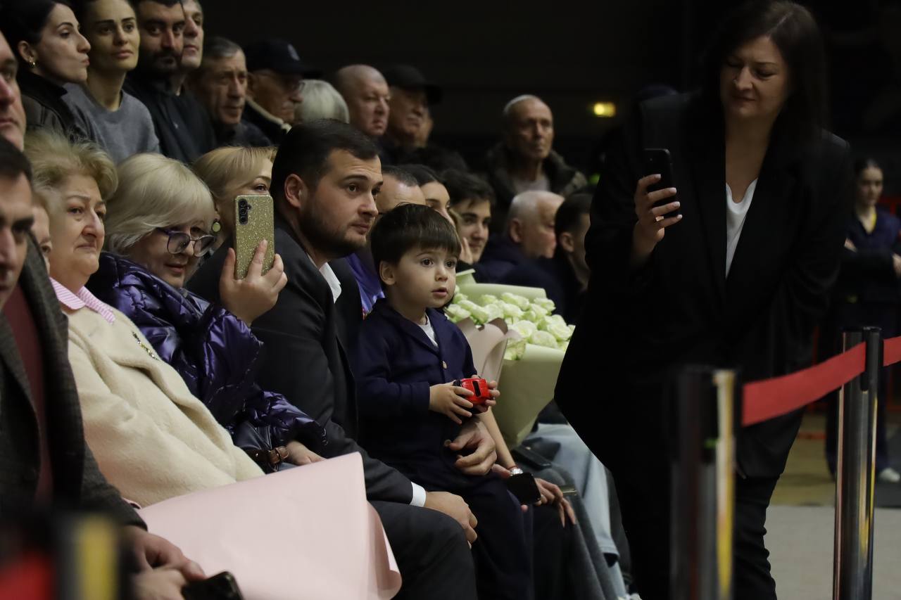 ФОТО! Торжественная церемония открытия международного турнира по вольной борьбе памяти двукратного олимпийского чемпиона Сослана Андиева ФОТО! Торжественная церемония открытия международного турнира по вольной борьбе памяти двукратного олимпийского чемпиона Сослана Андиева