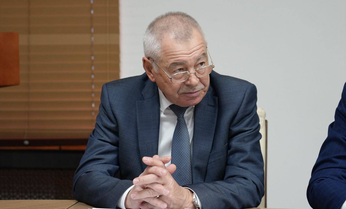 Председатель Правительства РСО – Алания Борис Джанаев провел совещание по вопросам сокращения недоимок по налогам в районах республики. Председатель Правительства РСО – Алания Борис Джанаев провел совещание по вопросам сокращения недоимок по налогам в районах республики.