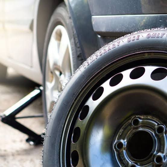 Уважаемые автовладельцы! . В связи с наступлением холодного сезона и устойчивым снижением температуры воздуха напоминаем о необходимости своевременно переходить на зимние шины