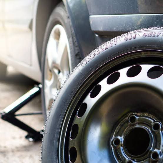 Уважаемые автовладельцы! . В связи с наступлением холодного сезона и устойчивым снижением температуры воздуха напоминаем о необходимости своевременно переходить на зимние шины